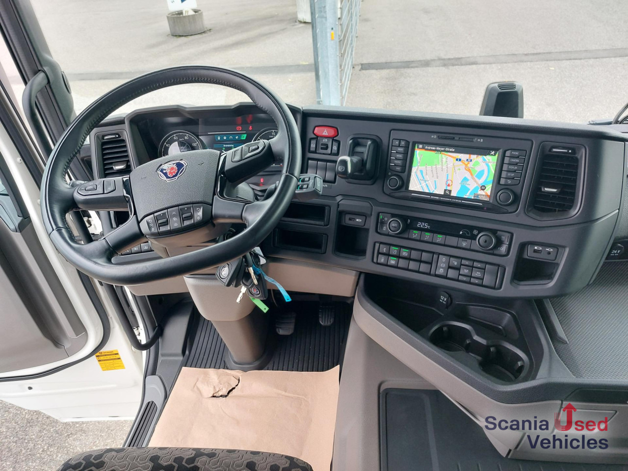 SCANIA R 460 A4x2NA, SUPER, Navi, Standklima - شاحنة جرار: صور 4 SCANIA R 460 A4x2NA, SUPER, Navi, Standklima - شاحنة جرار: صور 4