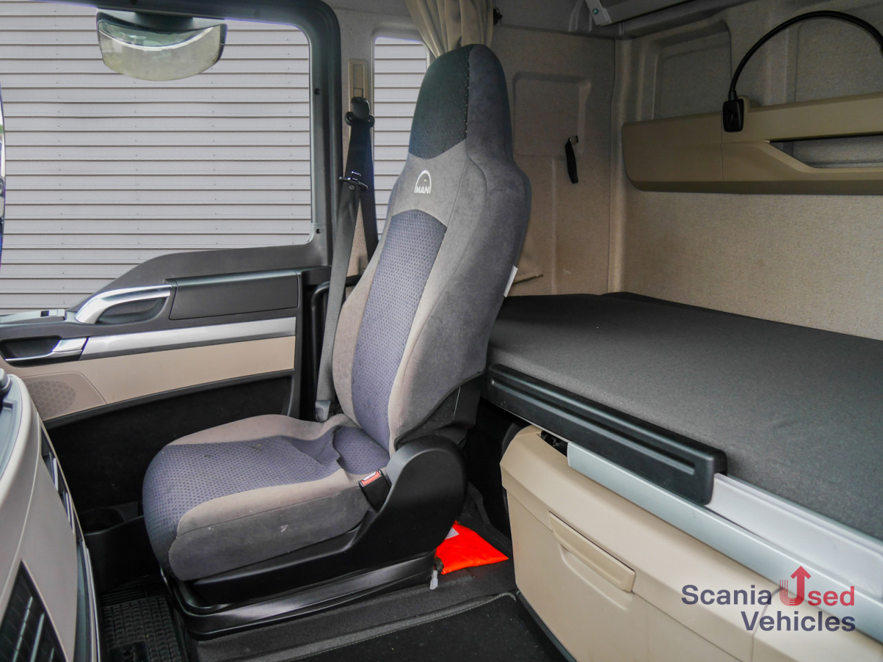 MAN TGX 26.470 6x2-4 LL - Koffer / LBW - - بصندوق مغلق شاحنة: صور 4 MAN TGX 26.470 6x2-4 LL - Koffer / LBW - - بصندوق مغلق شاحنة: صور 4