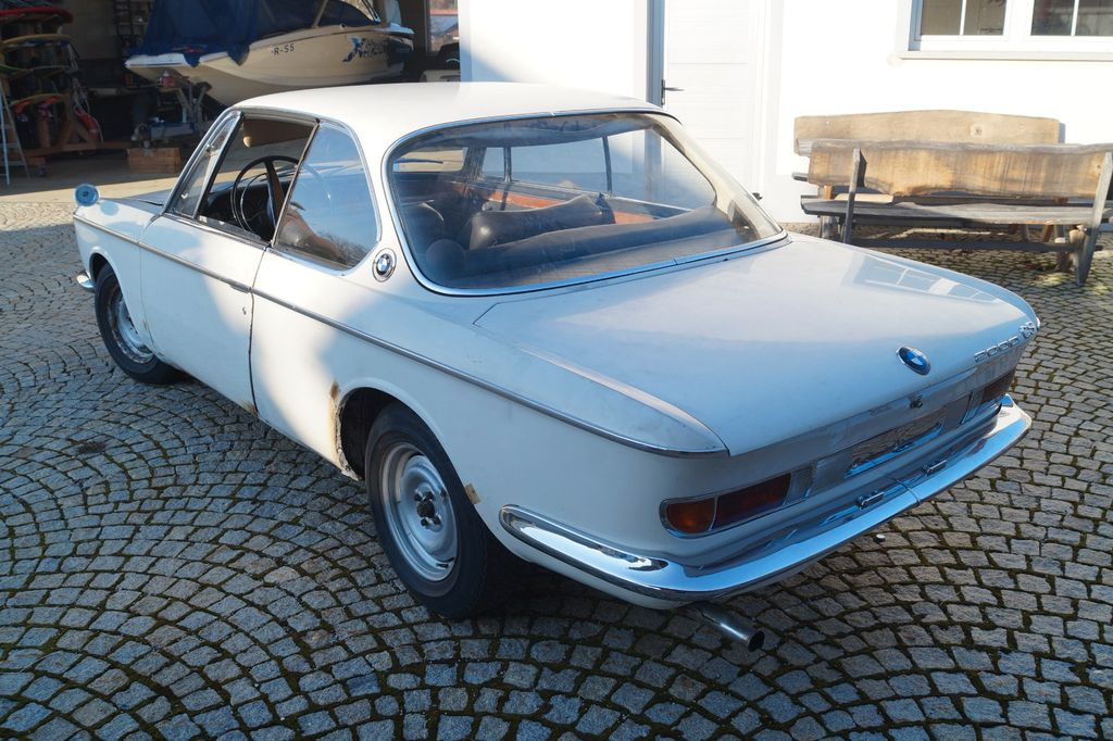 BMW 2000 CS - كوبيه: صور 4 BMW 2000 CS - كوبيه: صور 4