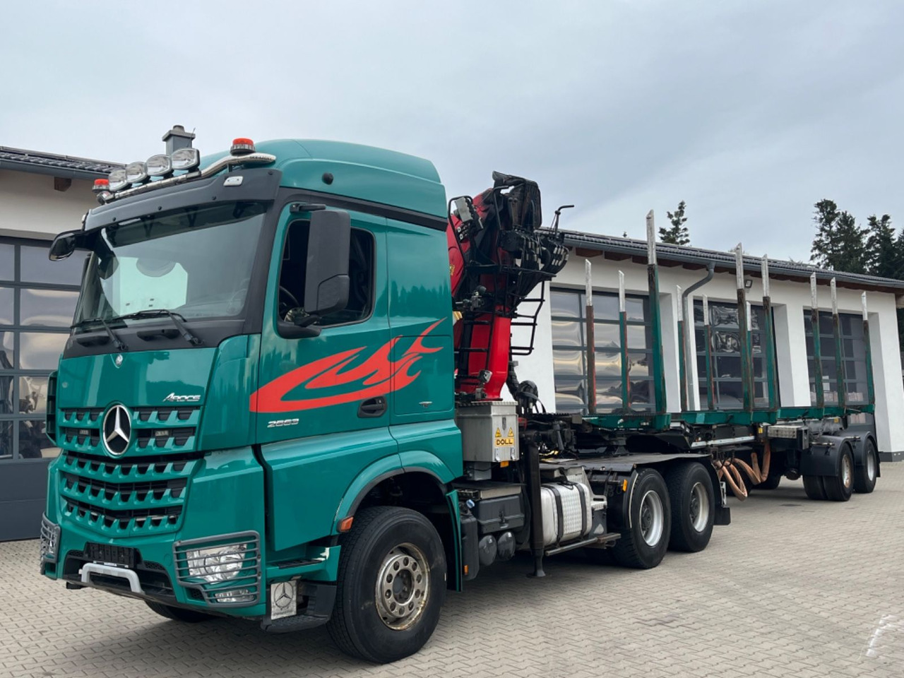 Mercedes-Benz Arocs 2663 6x4 mit Epsilon S260Z Langholzkran - شاحنة جرار: صور 5 Mercedes-Benz Arocs 2663 6x4 mit Epsilon S260Z Langholzkran - شاحنة جرار: صور 5