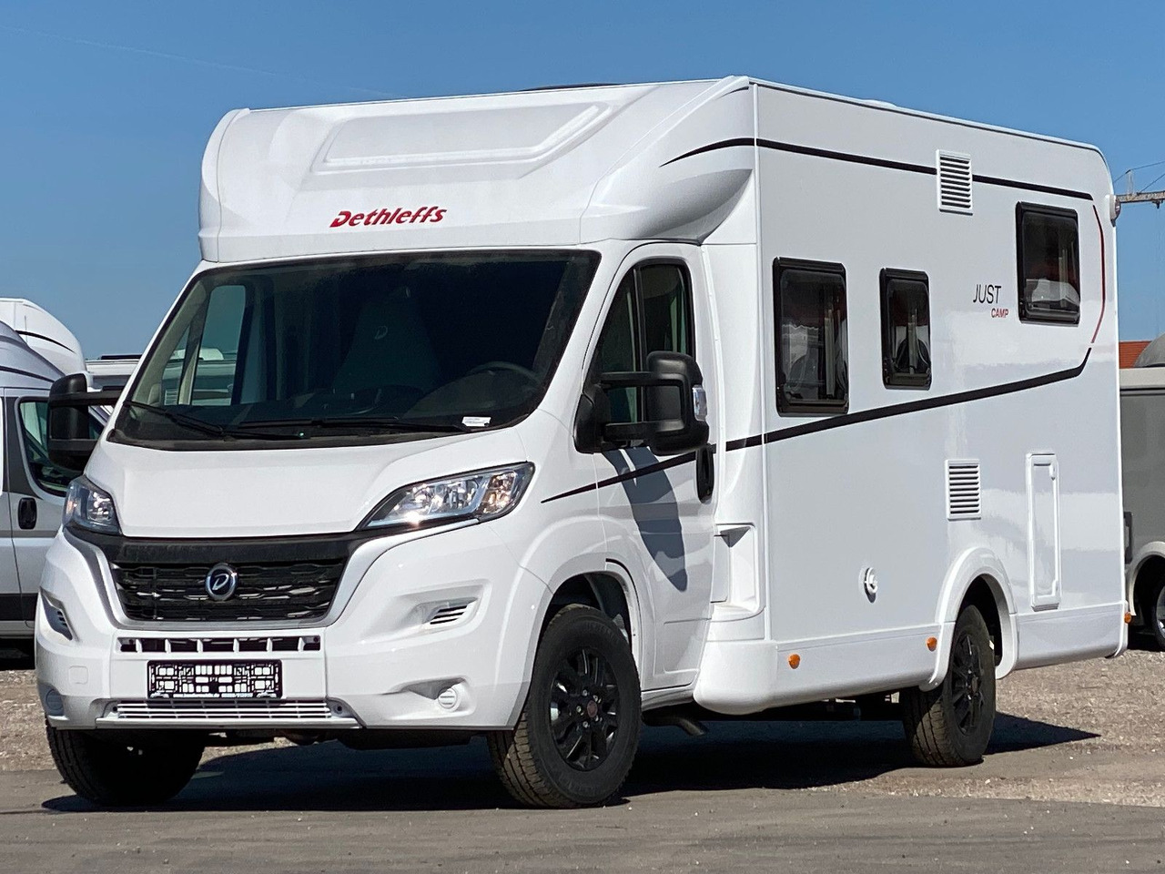 Dethleffs Just Camp T 6812 EB,Hubbett,Längsbetten, Markise - موتر هوم شبه متكامل: صور 3 Dethleffs Just Camp T 6812 EB,Hubbett,Längsbetten, Markise - موتر هوم شبه متكامل: صور 3