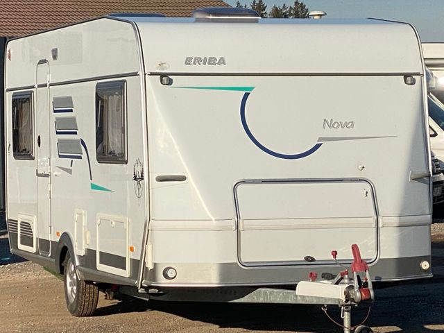 HYMER / ERIBA / HYMERCAR Nova 530 Swing mit Längsbetten und Moser, top Zu - كرفان سحب: صور 2 HYMER / ERIBA / HYMERCAR Nova 530 Swing mit Längsbetten und Moser, top Zu - كرفان سحب: صور 2