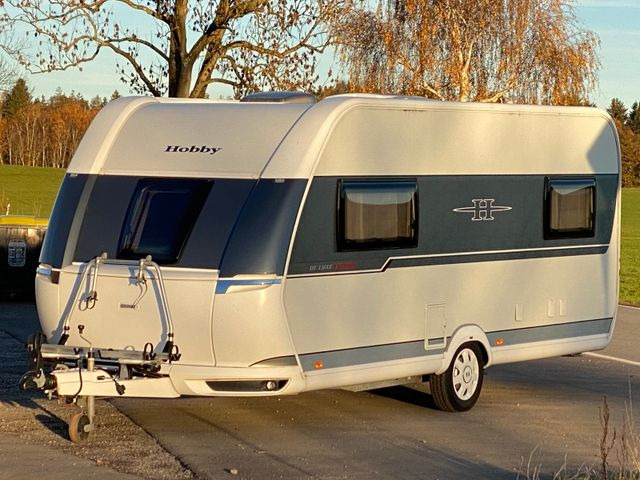 Hobby 495 UL, Einzellbetten, Mover, Vorzelt, - كرفان سحب: صور 1 Hobby 495 UL, Einzellbetten, Mover, Vorzelt, - كرفان سحب: صور 1