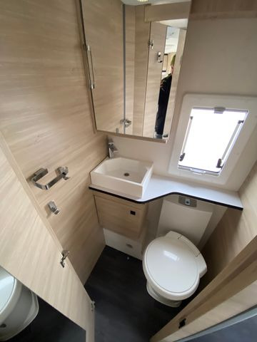 كرفان سحب Sterckeman Alize Connect 560 CP, Quennsbett, Mover, Klima: صور 13 كرفان سحب Sterckeman Alize Connect 560 CP, Quennsbett, Mover, Klima: صور 13