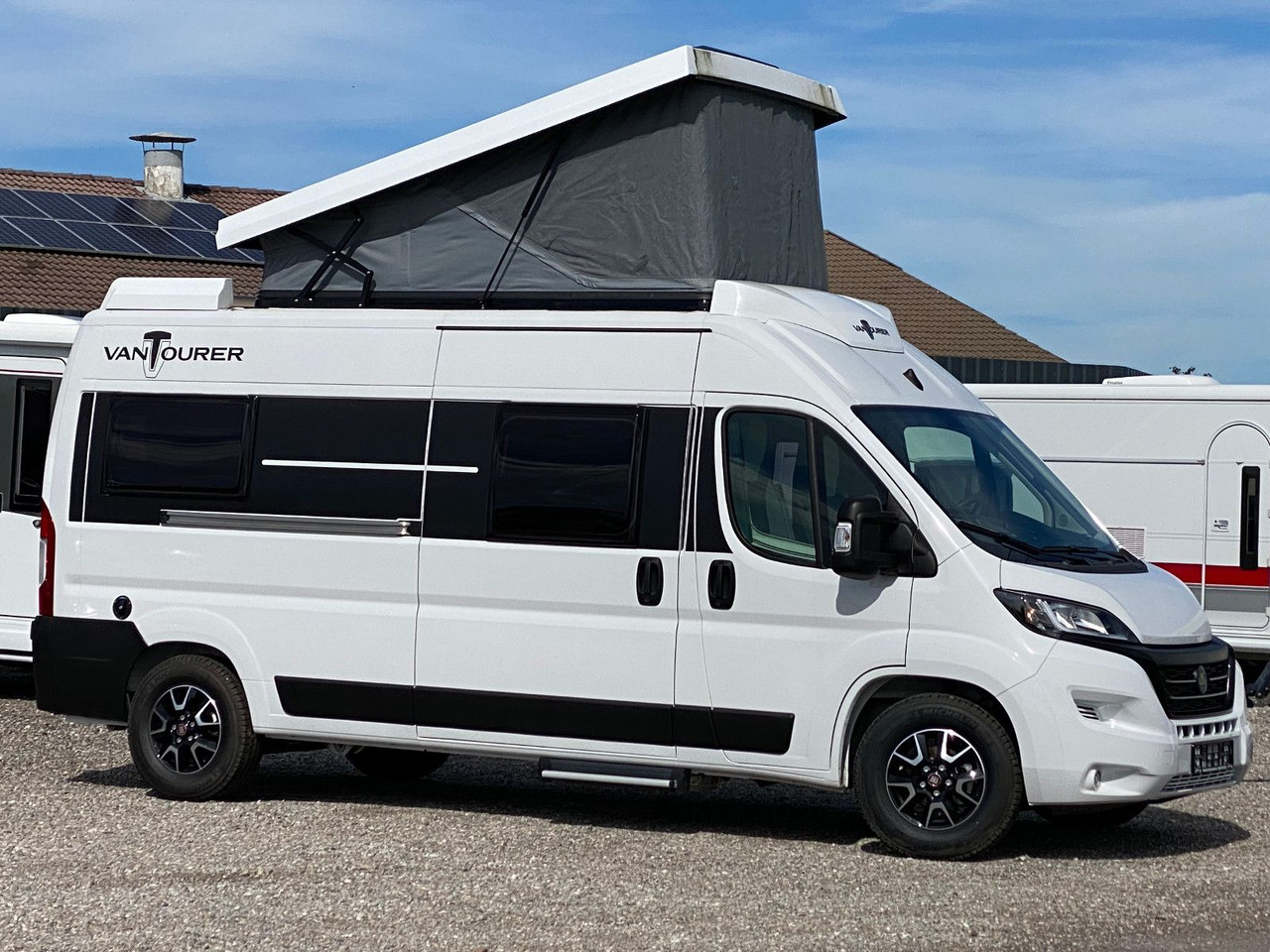 VANTourer 600 D 180PS, mit Aufstelldach,Navi,Markise - كرفان فان: صور 1 VANTourer 600 D 180PS, mit Aufstelldach,Navi,Markise - كرفان فان: صور 1
