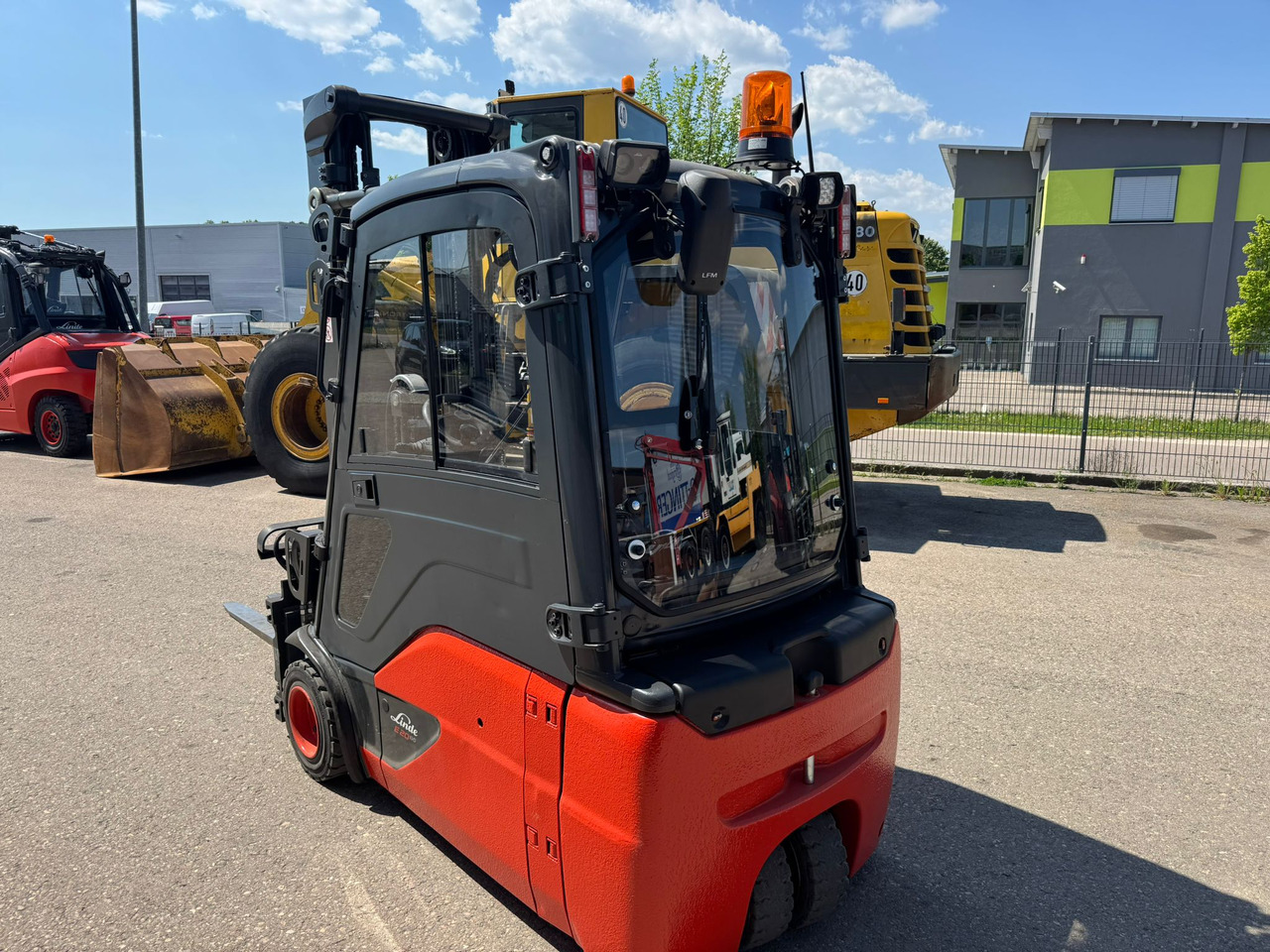 Linde E20L-02 Triplex Elektro Zinkenverstellgerät - رافعة شوكية كهربائية: صور 4 Linde E20L-02 Triplex Elektro Zinkenverstellgerät - رافعة شوكية كهربائية: صور 4
