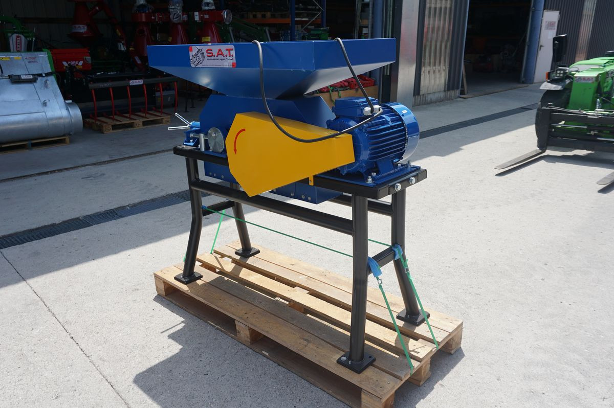 GTH-1800- Getreidequetsche-NEUMASCHINE - الات ومعدات معاملات مابعد الحصاد: صور 4 GTH-1800- Getreidequetsche-NEUMASCHINE - الات ومعدات معاملات مابعد الحصاد: صور 4