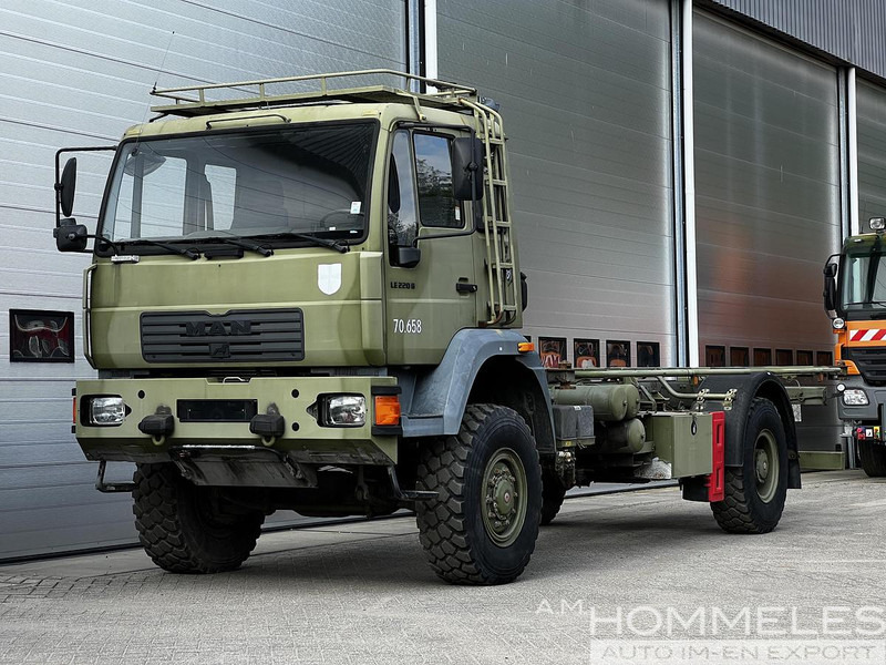 MAN 18.225 LAC 4x4 - شاحنة: صور 1 MAN 18.225 LAC 4x4 - شاحنة: صور 1