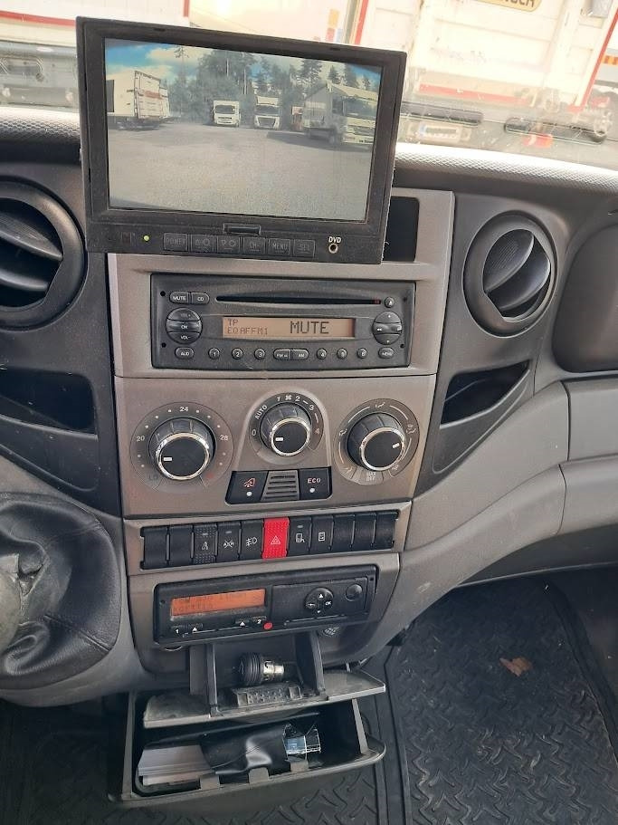 Iveco Daily 70 C17 Doppel 3.0 - شاحنات مسطحة: صور 3 Iveco Daily 70 C17 Doppel 3.0 - شاحنات مسطحة: صور 3