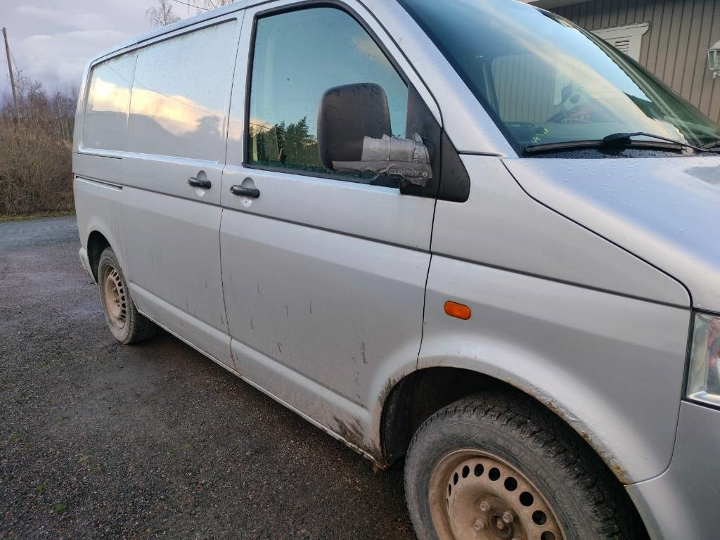 Volkswagen Transporter 1.9 TDI - فان المدمجة: صور 3 Volkswagen Transporter 1.9 TDI - فان المدمجة: صور 3