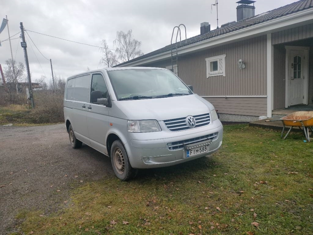 Volkswagen Transporter 1.9 TDI - فان المدمجة: صور 2 Volkswagen Transporter 1.9 TDI - فان المدمجة: صور 2