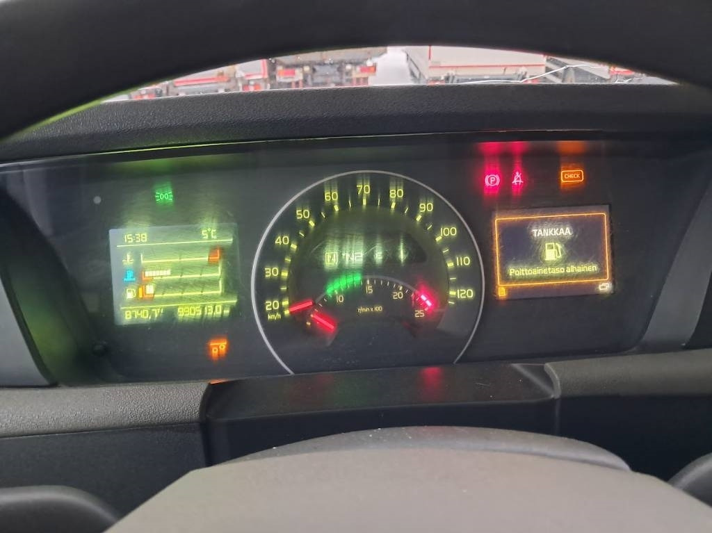 Volvo FH 13 500 - شاحنة قطع الأشجار: صور 3 Volvo FH 13 500 - شاحنة قطع الأشجار: صور 3