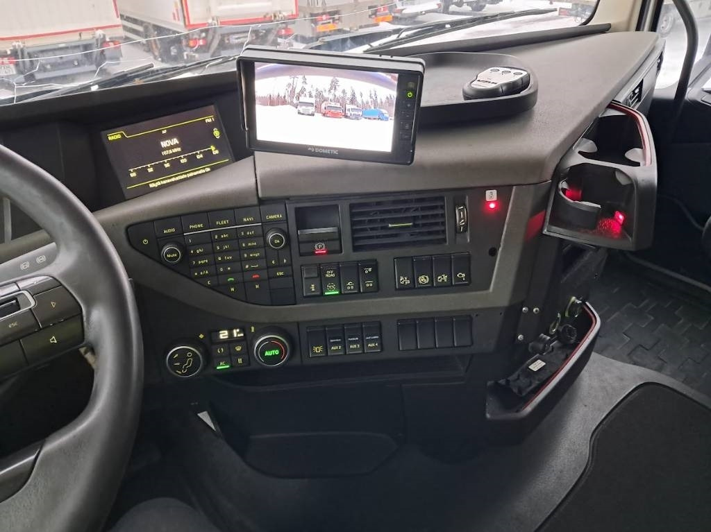 Volvo FH 13 500 - شاحنة قطع الأشجار: صور 4 Volvo FH 13 500 - شاحنة قطع الأشجار: صور 4