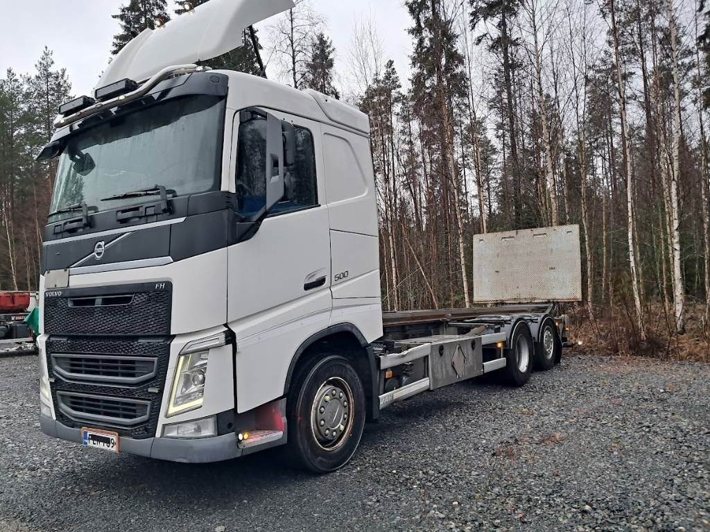 Volvo FH 13 500 - شاحنة قطع الأشجار: صور 1 Volvo FH 13 500 - شاحنة قطع الأشجار: صور 1