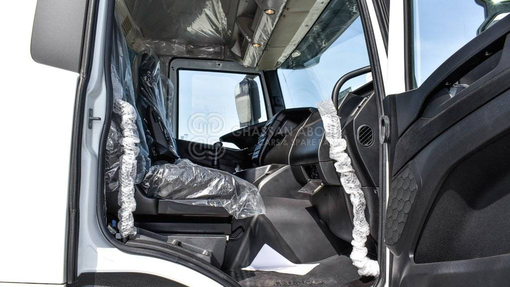 الشاسيه شاحنة IVECO T-WAY Chassis  6×4 AD380T47H WHEELBASE 4500 MY25: صور 6
