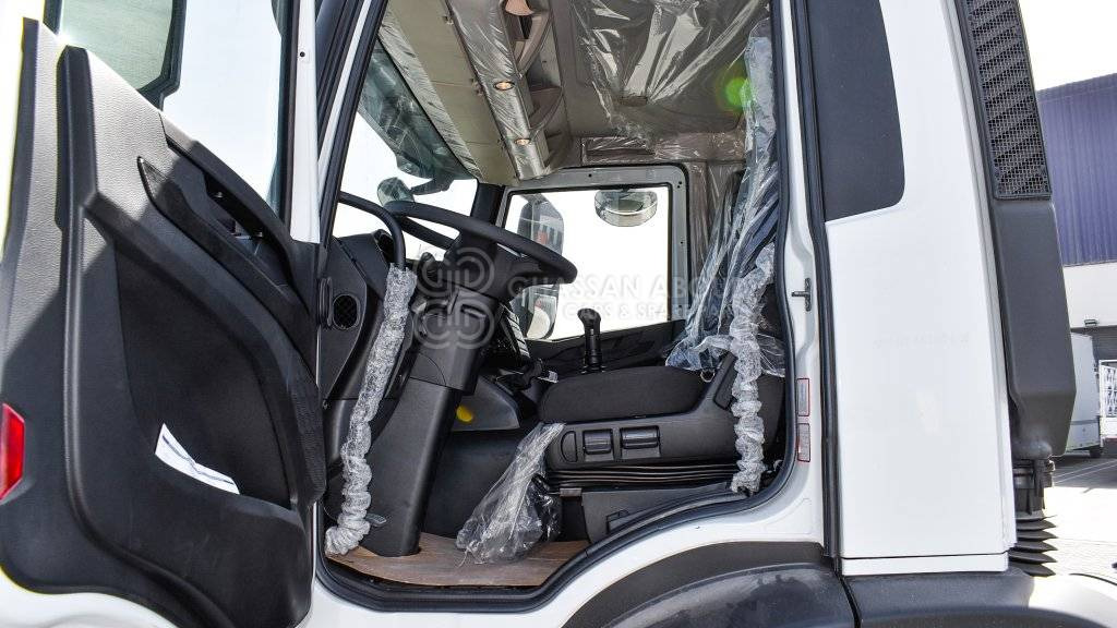 الشاسيه شاحنة IVECO T-WAY Chassis  6×4 AD380T47H WHEELBASE 4500 MY25: صور 12