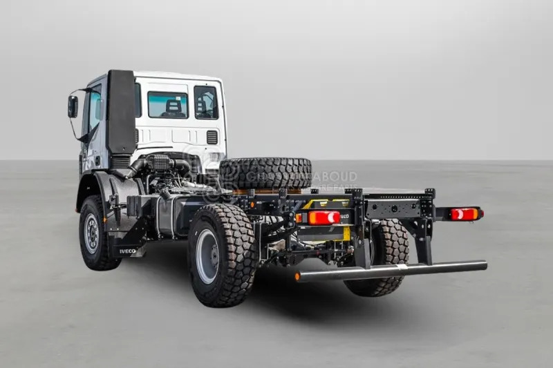 Iveco Euro Cargo ML150 4x4 Chassis - الشاسيه شاحنة: صور 3 Iveco Euro Cargo ML150 4x4 Chassis - الشاسيه شاحنة: صور 3