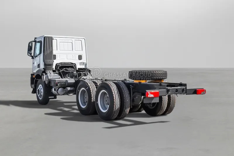 Iveco T-WAY AD380T47H 6x4 R24 Tyres Chassis - Barcelona Stock - الشاسيه شاحنة: صور 2 Iveco T-WAY AD380T47H 6x4 R24 Tyres Chassis - Barcelona Stock - الشاسيه شاحنة: صور 2