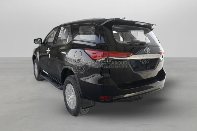 Toyota Fortuner 4x4 PART-TIME - سيارة دفع رباعي: صور 2 Toyota Fortuner 4x4 PART-TIME - سيارة دفع رباعي: صور 2