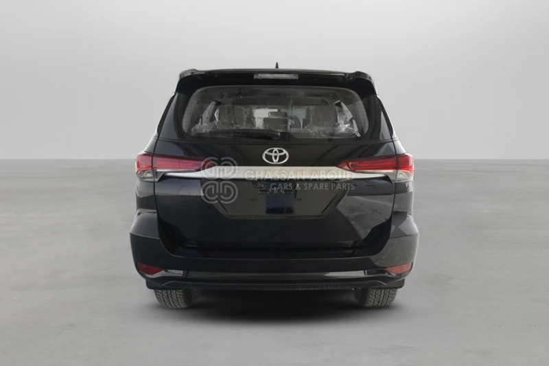 Toyota Fortuner 4x4 PART-TIME - سيارة دفع رباعي: صور 3 Toyota Fortuner 4x4 PART-TIME - سيارة دفع رباعي: صور 3