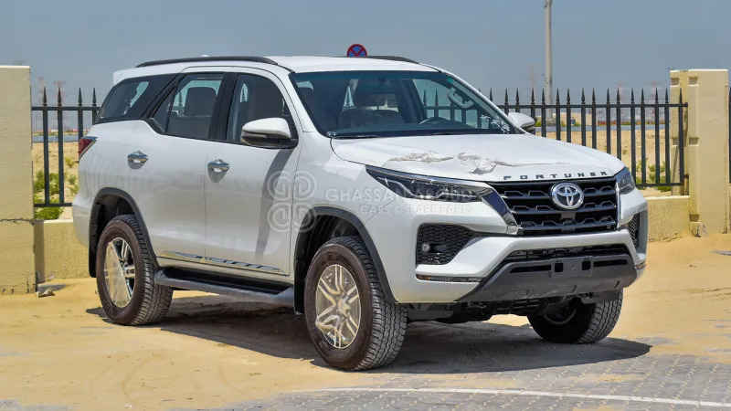 Toyota Fortuner 4x4 - سيارة دفع رباعي: صور 3 Toyota Fortuner 4x4 - سيارة دفع رباعي: صور 3