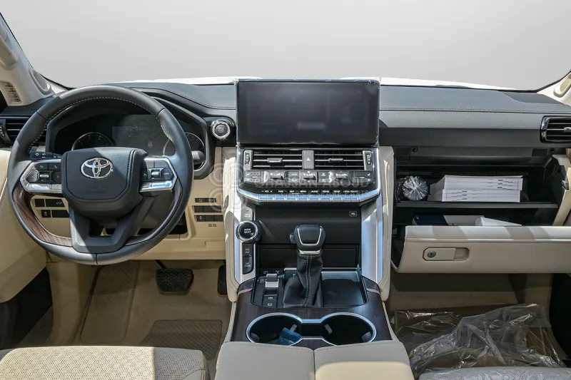 Toyota Land Cruiser 300 - سيارة دفع رباعي: صور 5 Toyota Land Cruiser 300 - سيارة دفع رباعي: صور 5