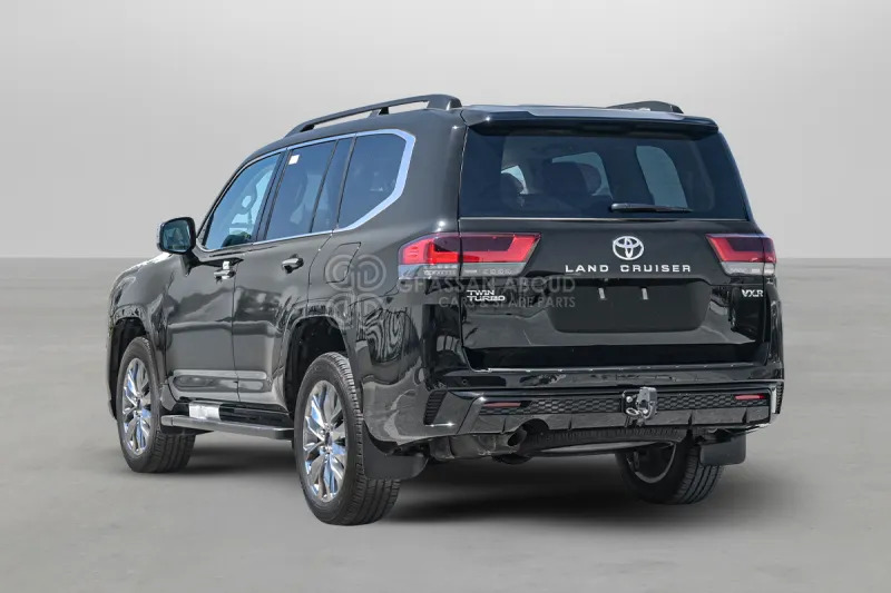 Toyota Land Cruiser 300 - سيارة دفع رباعي: صور 4 Toyota Land Cruiser 300 - سيارة دفع رباعي: صور 4