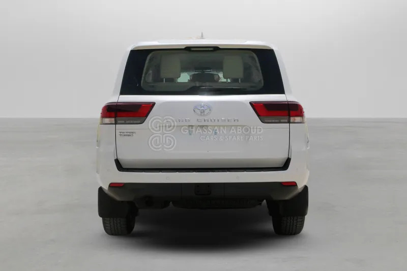 Toyota Land Cruiser 300 - سيارة دفع رباعي: صور 4 Toyota Land Cruiser 300 - سيارة دفع رباعي: صور 4