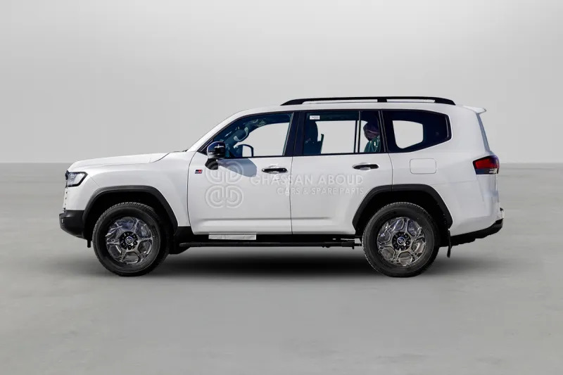 Toyota Land Cruiser 300 - سيارة دفع رباعي: صور 3 Toyota Land Cruiser 300 - سيارة دفع رباعي: صور 3