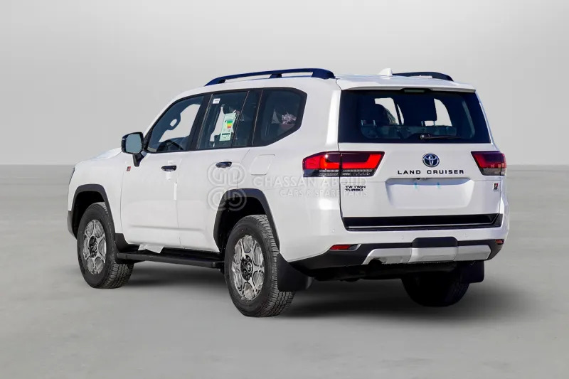 Toyota Land Cruiser 300 - سيارة دفع رباعي: صور 4 Toyota Land Cruiser 300 - سيارة دفع رباعي: صور 4