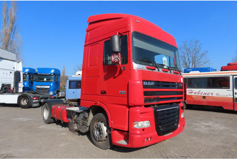 DAF XF 105.460 2 beds, 2 tanks - شاحنة جرار: صور 1 DAF XF 105.460 2 beds, 2 tanks - شاحنة جرار: صور 1