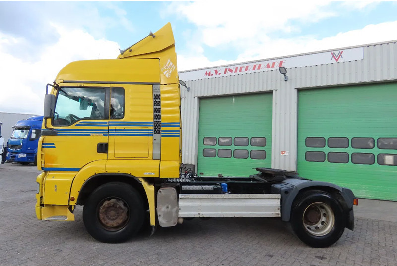 MAN TGA 18.410 Manual, RETARDER - شاحنة جرار: صور 5 MAN TGA 18.410 Manual, RETARDER - شاحنة جرار: صور 5