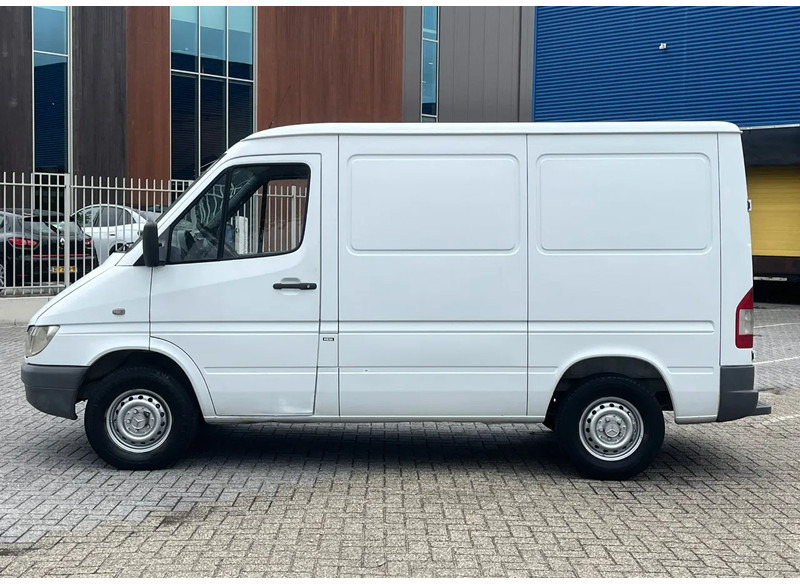 Mercedes-Benz Sprinter 208 3 seats. Very good bus! 100% engine and gearbox! France use - فان: صور 4 Mercedes-Benz Sprinter 208 3 seats. Very good bus! 100% engine and gearbox! France use - فان: صور 4