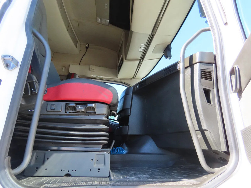 شاحنة جرار Volvo FH 460 YV2RTY0A3JB867622, FRIGO, 2X FUEL TANK, frigo, EURO6: صور 20