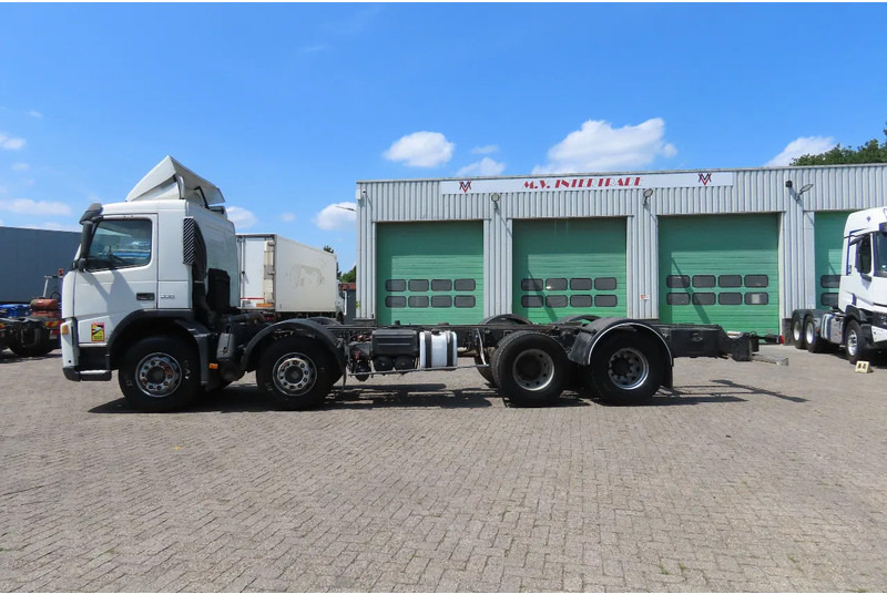 Volvo FM 12.380 8x4 FULL SPRING. 100% condition! - الشاسيه شاحنة: صور 3 Volvo FM 12.380 8x4 FULL SPRING. 100% condition! - الشاسيه شاحنة: صور 3