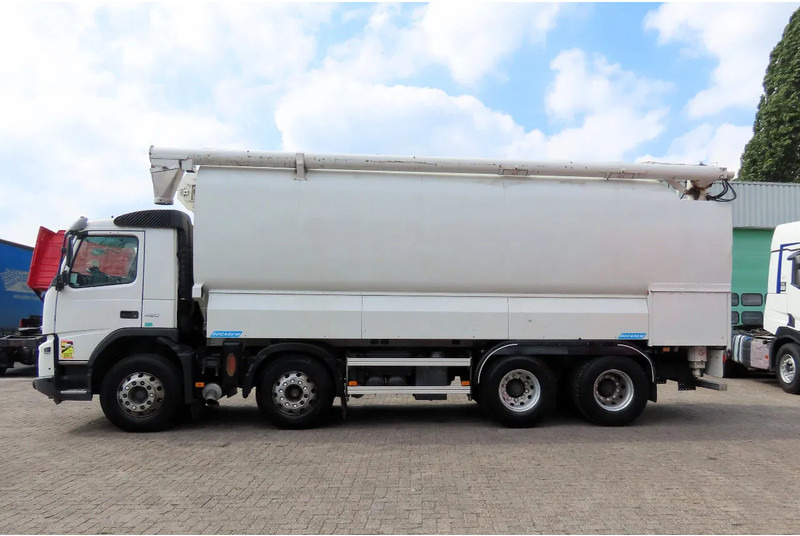 Volvo FMX 450 8x4 AUGER, radio control, 7 COMP. Full Volvo Service! . EXCELLENT condition - شاحنة صهريج: صور 5 Volvo FMX 450 8x4 AUGER, radio control, 7 COMP. Full Volvo Service! . EXCELLENT condition - شاحنة صهريج: صور 5