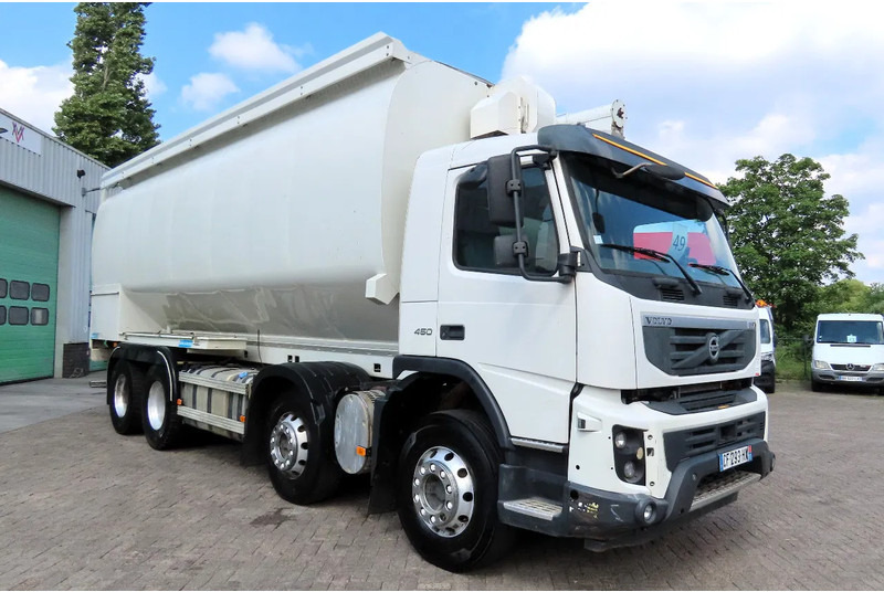 Volvo FMX 450 8x4 AUGER, radio control, 7 COMP. Full Volvo Service! . EXCELLENT condition - شاحنة صهريج: صور 3 Volvo FMX 450 8x4 AUGER, radio control, 7 COMP. Full Volvo Service! . EXCELLENT condition - شاحنة صهريج: صور 3