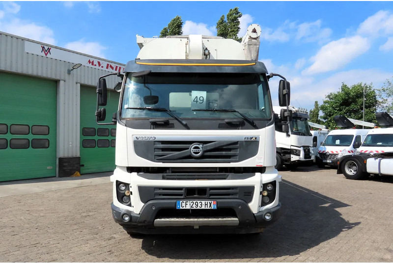 Volvo FMX 450 8x4 AUGER, radio control, 7 COMP. Full Volvo Service! . EXCELLENT condition - شاحنة صهريج: صور 4 Volvo FMX 450 8x4 AUGER, radio control, 7 COMP. Full Volvo Service! . EXCELLENT condition - شاحنة صهريج: صور 4