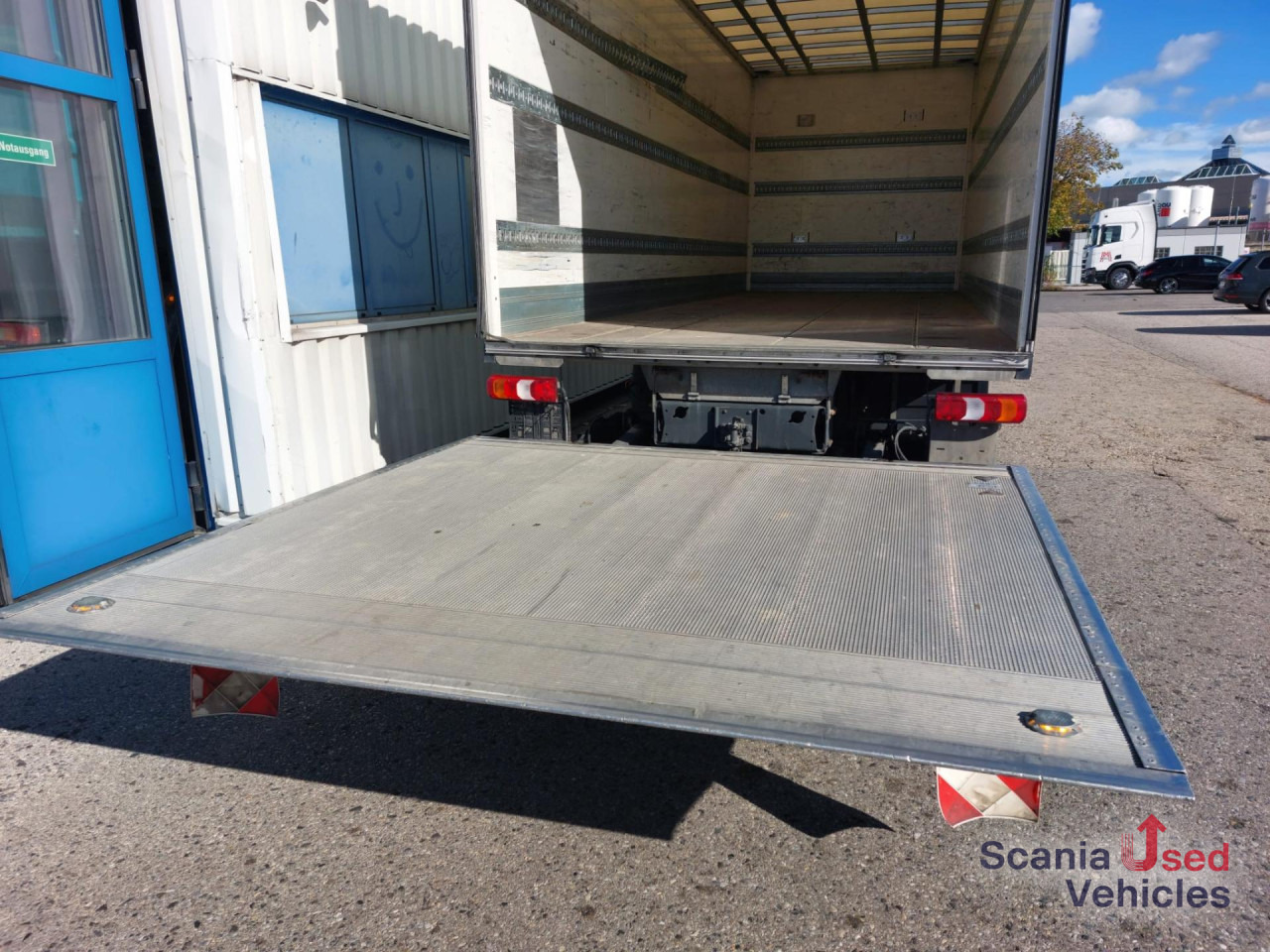 MERCEDES-BENZ Atego 1221 L Koffer Ladebordwand - بصندوق مغلق شاحنة: صور 5 MERCEDES-BENZ Atego 1221 L Koffer Ladebordwand - بصندوق مغلق شاحنة: صور 5