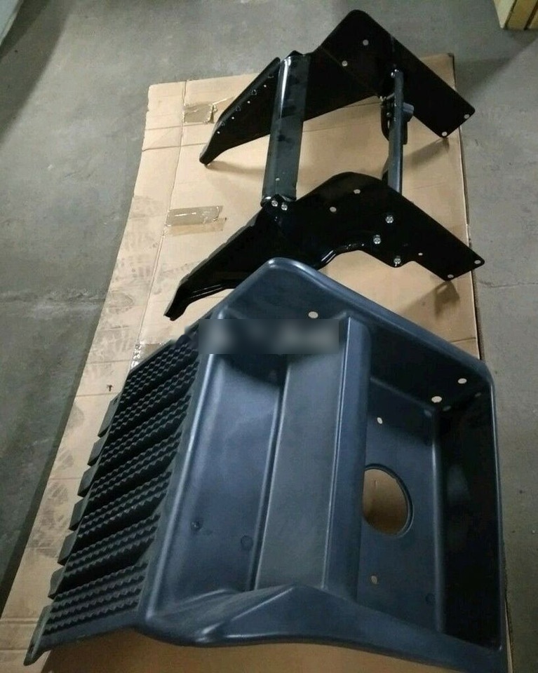 Scania COVER REPAIR KIT STEPS+SIDE BRACKETS+PLASTIC COVER Scania R, CR/CP - البطارية - شاحنة: صور 1 Scania COVER REPAIR KIT STEPS+SIDE BRACKETS+PLASTIC COVER Scania R, CR/CP - البطارية - شاحنة: صور 1