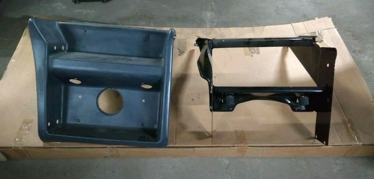 Scania COVER REPAIR KIT STEPS+SIDE BRACKETS+PLASTIC COVER Scania R, CR/CP - البطارية - شاحنة: صور 4 Scania COVER REPAIR KIT STEPS+SIDE BRACKETS+PLASTIC COVER Scania R, CR/CP - البطارية - شاحنة: صور 4