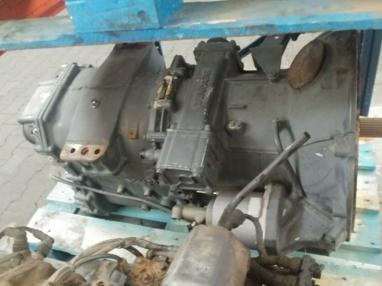 Scania GRS 905 MANUAL OR OPTICRUISE, MINT CONDITION Scania truck - علبة التروس - شاحنة: صور 3 Scania GRS 905 MANUAL OR OPTICRUISE, MINT CONDITION Scania truck - علبة التروس - شاحنة: صور 3