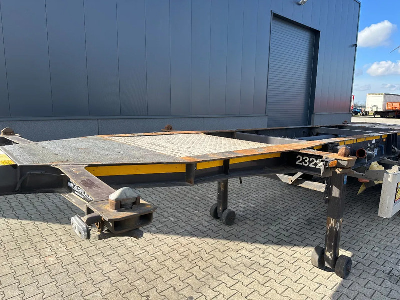 شاحنات الحاويات / جسم علوي قابل للتغيير نصف مقطورة Burg 20FT ADR (EX/II, EX/III, FL, AT), Leergewicht : 3.690kg, SAF INTRADISC, 2x Liftachse, NL-Chassis: صور 20 شاحنات الحاويات / جسم علوي قابل للتغيير نصف مقطورة Burg 20FT ADR (EX/II, EX/III, FL, AT), Leergewicht : 3.690kg, SAF INTRADISC, 2x Liftachse, NL-Chassis: صور 20