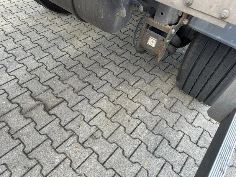 شاحنات الحاويات / جسم علوي قابل للتغيير نصف مقطورة Burg 20FT ADR (EX/II, EX/III, FL, AT), Leergewicht : 3.690kg, SAF INTRADISC, 2x Liftachse, NL-Chassis: صور 11 شاحنات الحاويات / جسم علوي قابل للتغيير نصف مقطورة Burg 20FT ADR (EX/II, EX/III, FL, AT), Leergewicht : 3.690kg, SAF INTRADISC, 2x Liftachse, NL-Chassis: صور 11