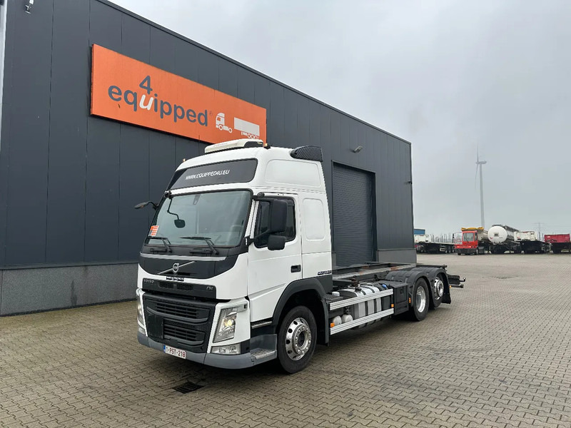 Volvo FM 380 Globetrotter 6x2, ADR (FL, AT, OX), LIFT/STEER, 636.183km - الشاسيه شاحنة: صور 1 Volvo FM 380 Globetrotter 6x2, ADR (FL, AT, OX), LIFT/STEER, 636.183km - الشاسيه شاحنة: صور 1