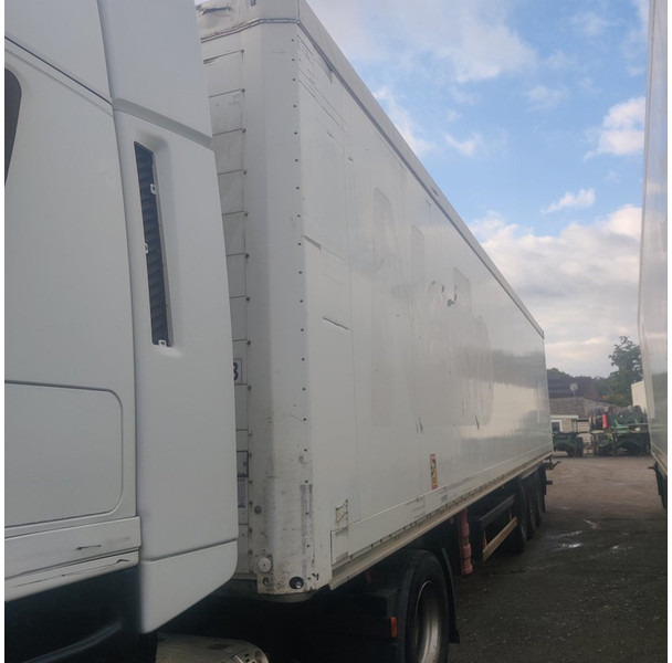 Schmitz Cargobull SKI 24 - بصندوق مغلق نصف مقطورة: صور 4 Schmitz Cargobull SKI 24 - بصندوق مغلق نصف مقطورة: صور 4