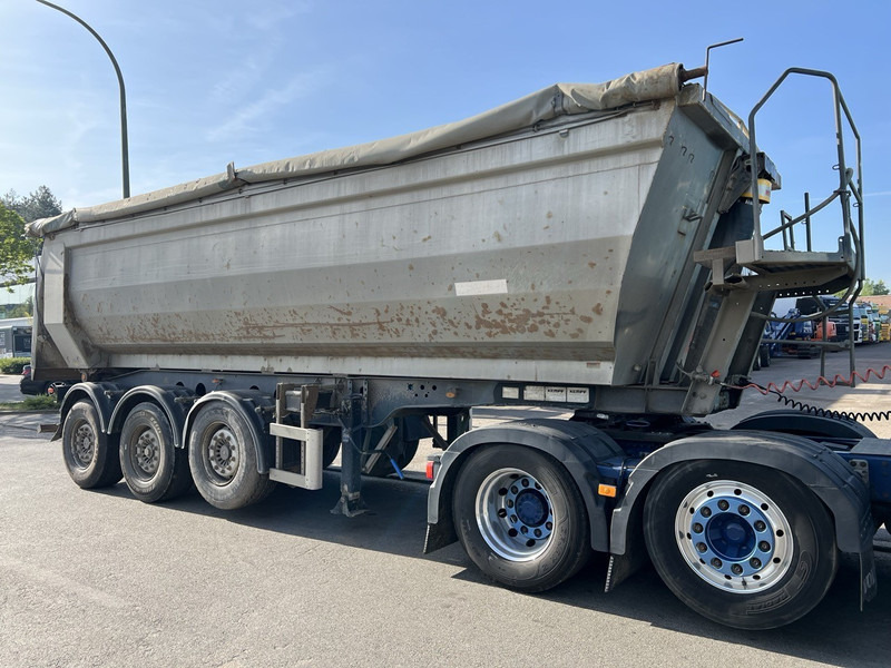 Kempf SKM 35/3 - 7,7m - 30m3 - LIFT AXLE - DISC BRAKES AIR SUSPENSION - STEEL CHASSIS - STEEL BODY - قلابة نصف مقطورة: صور 1 Kempf SKM 35/3 - 7,7m - 30m3 - LIFT AXLE - DISC BRAKES AIR SUSPENSION - STEEL CHASSIS - STEEL BODY - قلابة نصف مقطورة: صور 1