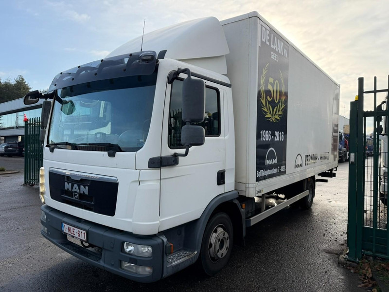 MAN TGL 8.180 4x2 BL COSED BOX / BAKWAGEN / CAISSE FERMEE - *184.000km* - 3 SEATER - EURO 5 - AIR SUSPENSION - BOX 6m00 x 2m49 x 2m38 - BE TRUCK - بصندوق مغلق شاحنة: صور 3 MAN TGL 8.180 4x2 BL COSED BOX / BAKWAGEN / CAISSE FERMEE - *184.000km* - 3 SEATER - EURO 5 - AIR SUSPENSION - BOX 6m00 x 2m49 x 2m38 - BE TRUCK - بصندوق مغلق شاحنة: صور 3