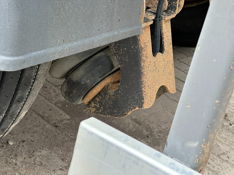 Schmitz Cargobull SGF*S3 - 8.5 - 30m3 STEEL CHASSIS / STEEL TIPPER - SAF - DISC - LIFT-AXLE - قلابة نصف مقطورة: صور 5 Schmitz Cargobull SGF*S3 - 8.5 - 30m3 STEEL CHASSIS / STEEL TIPPER - SAF - DISC - LIFT-AXLE - قلابة نصف مقطورة: صور 5