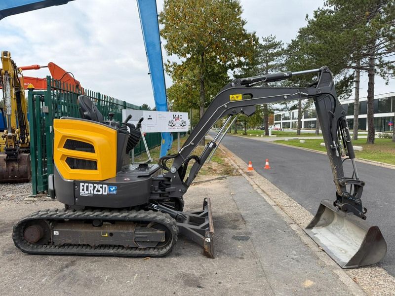 Volvo ECR25D 1159 UREN - SLOOP + SORTEERFUNCTIE - EXTRA HYDR. LEIDINGEN - HYDR SNELWISSEL - CE - BE MACHINE - حفارة مصغرة: صور 3 Volvo ECR25D 1159 UREN - SLOOP + SORTEERFUNCTIE - EXTRA HYDR. LEIDINGEN - HYDR SNELWISSEL - CE - BE MACHINE - حفارة مصغرة: صور 3